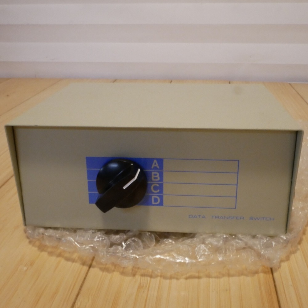 NOS Manual DB15 HD15 VGA & 5-Pin AT-Keyboard ABCD Switch 4 position in, 1 out - Picture 3 of 8